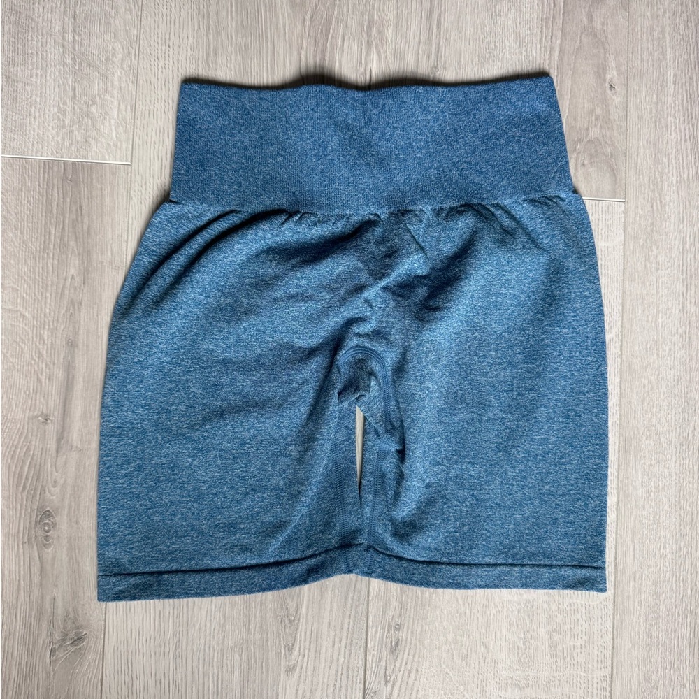 NVGTN scrunch shorts